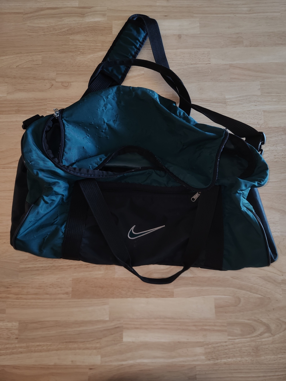 Vintage Y2K Nike Red Tag Duffle/Travel Bag Forest Green Embroidered Logo Good Co